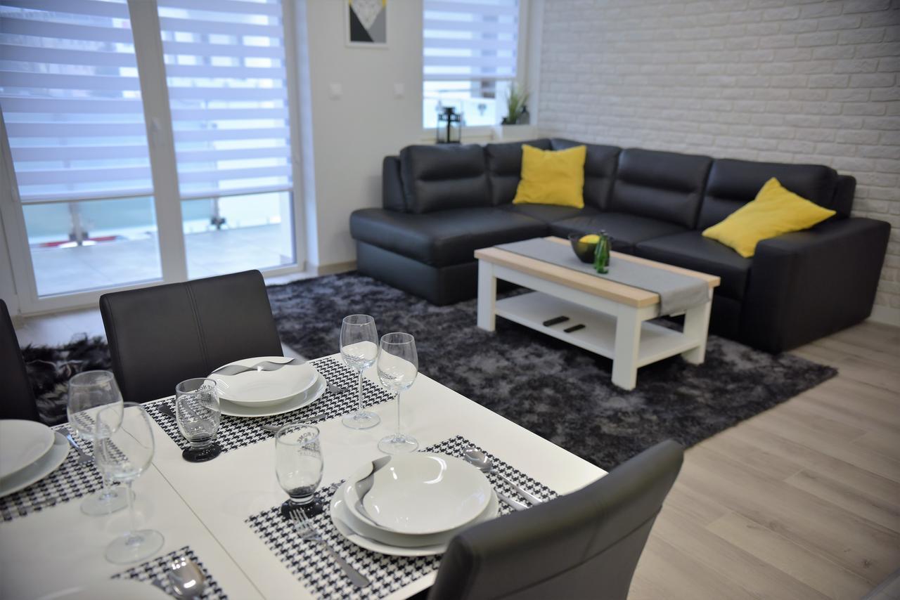 Września Apartamenty Platan Opieszyn 2 מראה חיצוני תמונה